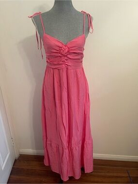 Summer Tie-Shoulder Maxi Dress in Pink. Size Large